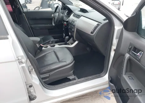 2008 Ford Focus Se/Ses z USA, uszkodzony, nr VIN 1FAHP35N38W221563